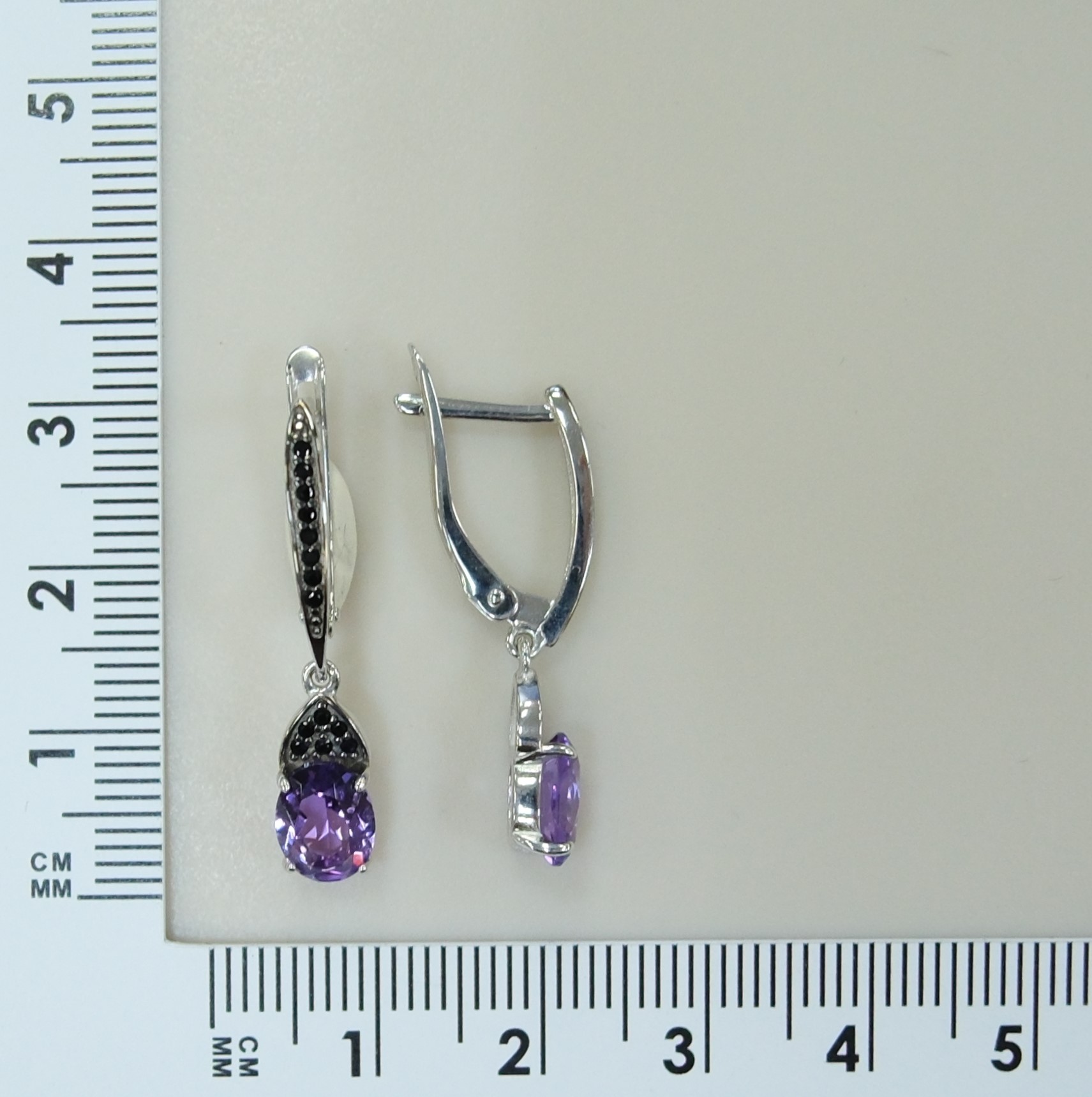 Серебряные серьги с аметистами